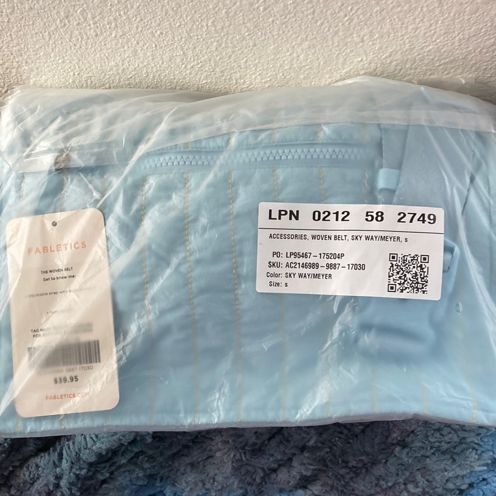 Fabletics Fanny pack in baby blue